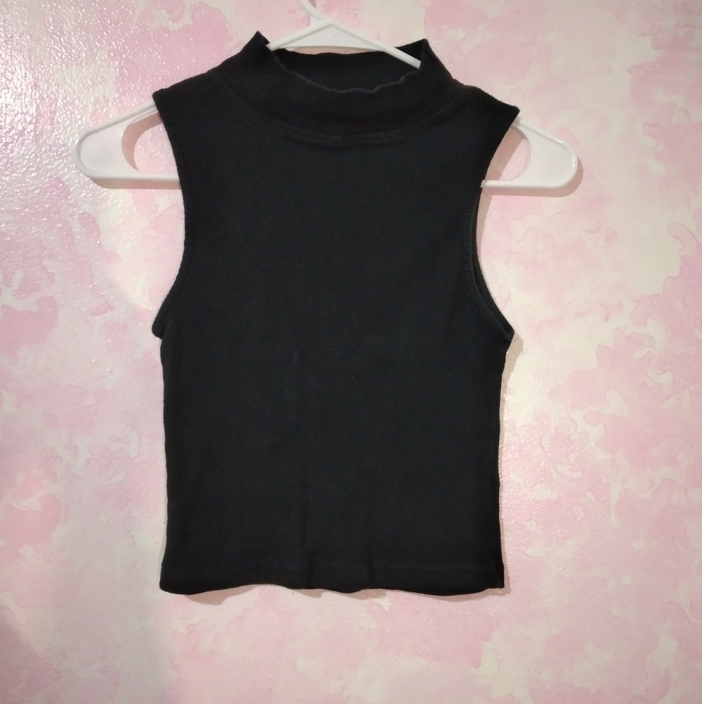 🌺 Brandy Melville Crop Top